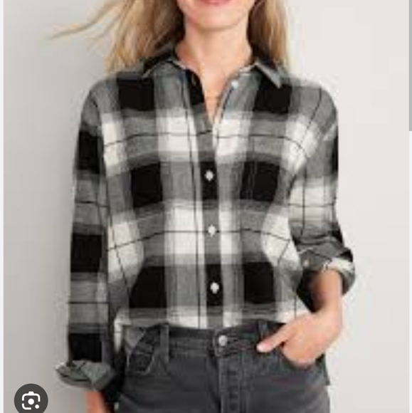 Old Navy Tops - Old Navy the boyfriend shirt white and black plaid flannel button up size small.